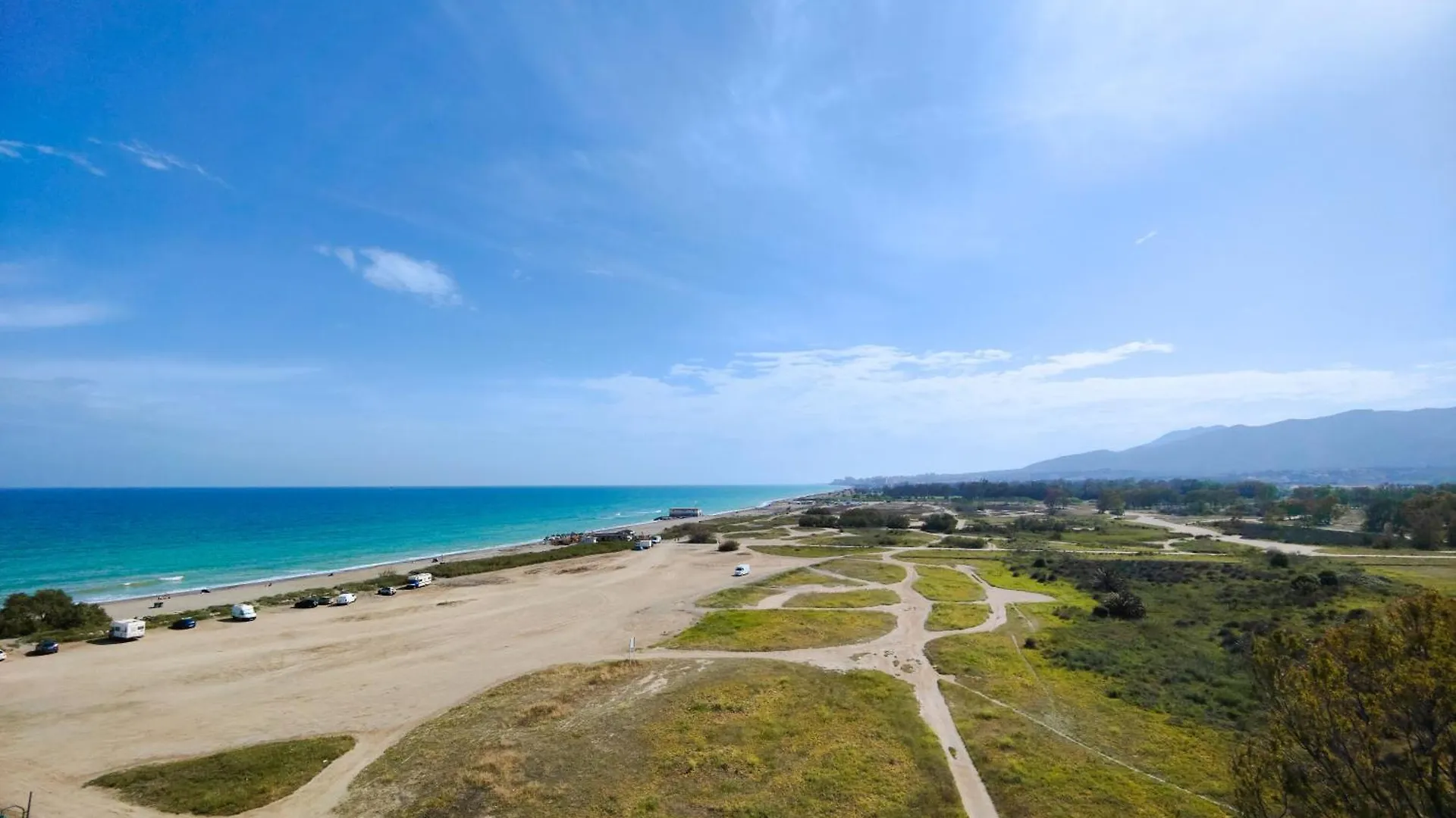 Modern Loft In Malaga Beach 公寓